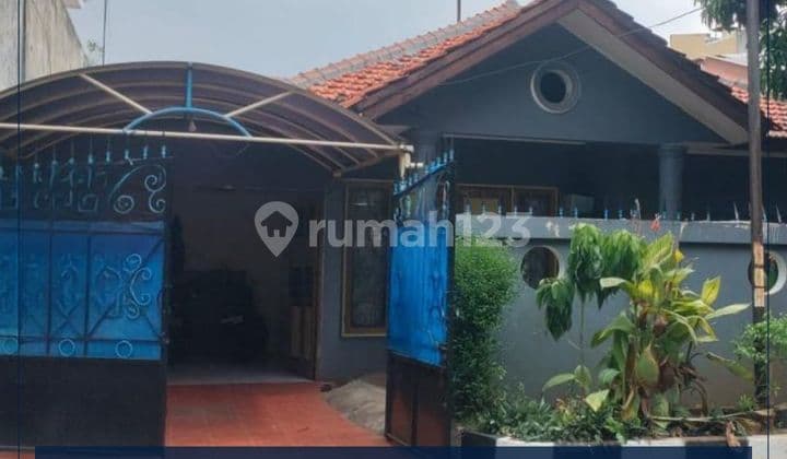 Very Cheap Strategic Tanjungduren House Can Be Used for Boarding Free AC