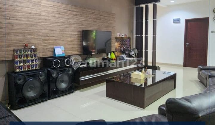 Cheap Sale Nice & Luxurious House in Elite Area. Tomang West Jakarta