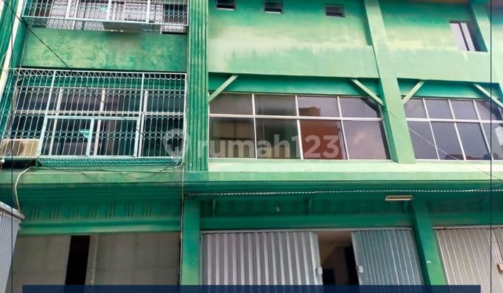 Very Cheap! 5 Units of Commercial Row Houses in Cideng. Spacious Parking.