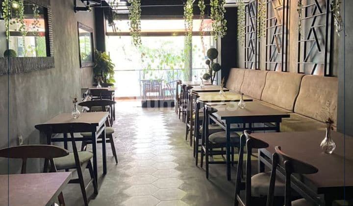 Dijual Cepat - Hotel Full Furnished Lokasi Sangat Strategis Lebar Jalan 2 Mobil Di Gunung Sahari, Jakarta Pusat