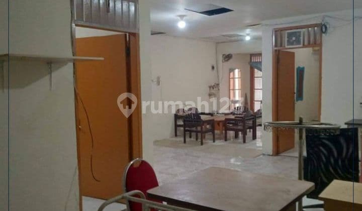 Dijual Murah Tanah Plus Bangunan Bentuk Mengantong Sangat Strategis Di Kebon Jeruk, Jakarta Barat