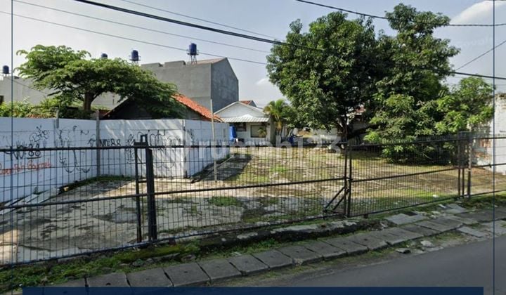 For Sale / Rent at Low Price - Land in a Very Strategic Location, Two-Car Row Roadside in Arjuna, West Jakarta