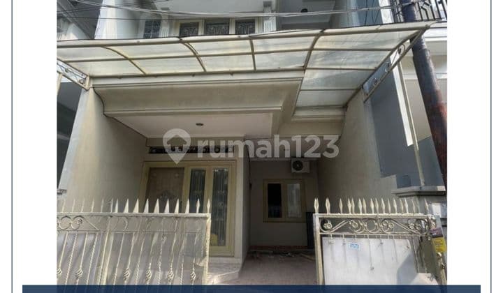 Dijual Murah - Rumah Tinggal Siap Huni Semi Furnished Bangunan 3 Lantai Lokasi Sangat Startegis & Bisa KPR Di Tanjung Duren, Jakarta Barat