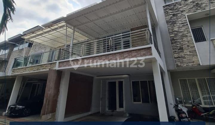 Dijual Murah Harga B.u - Rumah Bagus Siap Huni Semi Furnished Row Jalan 2 Mobil Lingkungan Nyaman & Bisa Kpr Di Pik 1, Jakarta Utara