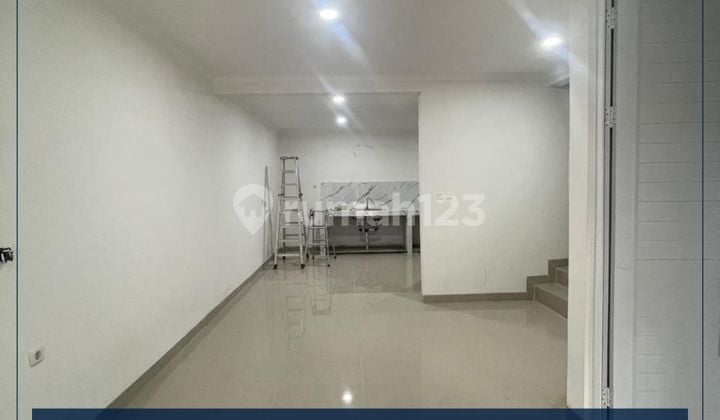 Dijual Murah - Rumah Baru Renovasi Masih Fresh Siap Huni Sangat Strategis Di Jakarta Barat