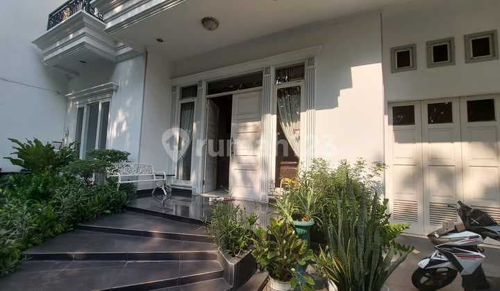 Hunian Classic Strategis 2 Lantai di Sunter Paradise