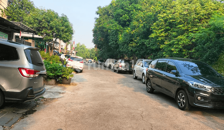 Turun Harga! Rumah 2 Lantai SHM – Lokasi Strategis di Sunter