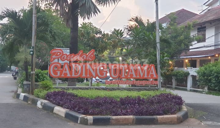 Turun Harga! Rumah Hoek 2 Lantai SHM di Pondok Gading Utama