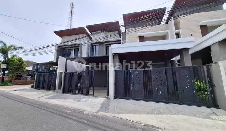 Hunian Megah di Ngaglik, Ruang Luas untuk Keluarga Besar