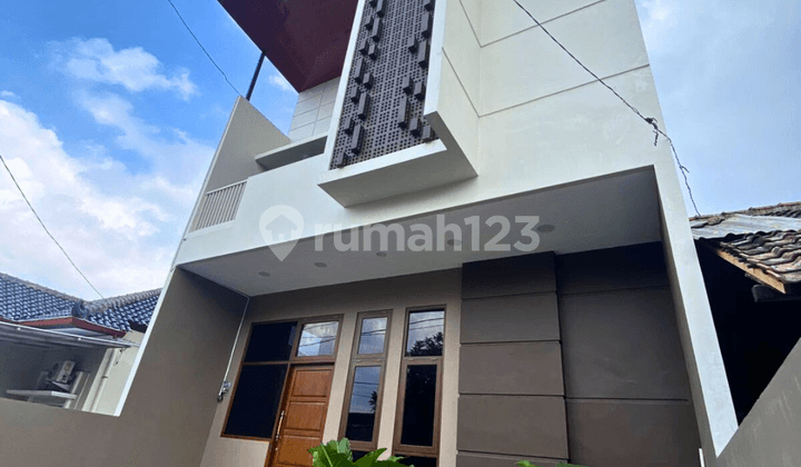 Dekat Kampus Uny & Ugm Jogan Mewah 2 Lantai Free Waterheater + Pagar