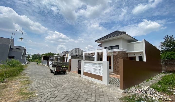 Miliki Rumah Mewah 3 Kamar di Ngemplak Ini, Desain Elegan!