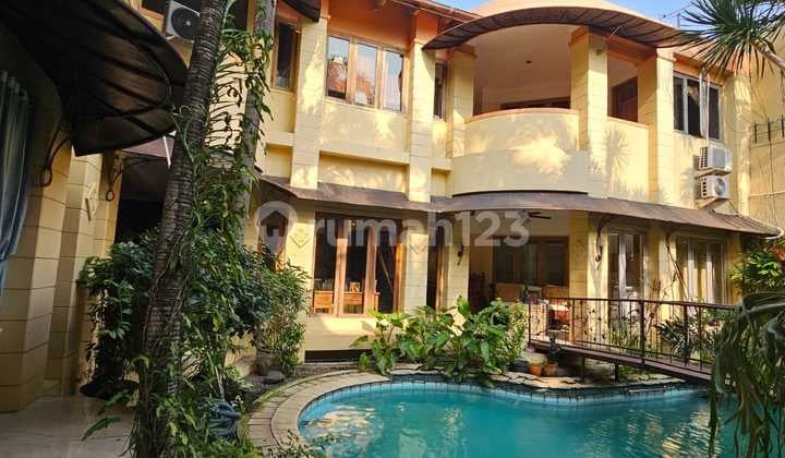 Hunian 3 Lantai di Pondok Indah Dekat Mall