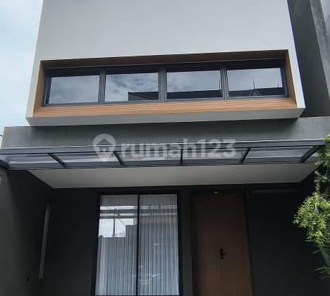 Minimalist 3-Story New House in Veteran, South Jakarta