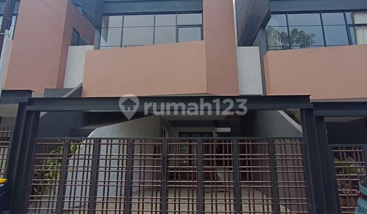 Hunian Modern Tropis di Perumahan Area Cipete, Jaksel