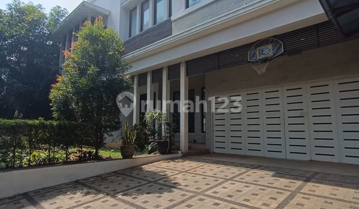 Minimalist House in the Kemang Area, South Jakarta