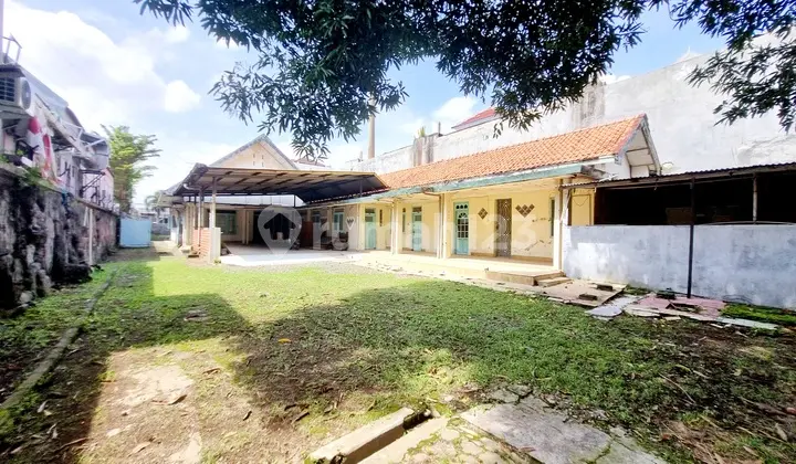 House and Large Land Suitable for Business Space on Tuparev Street, Cirebon City.