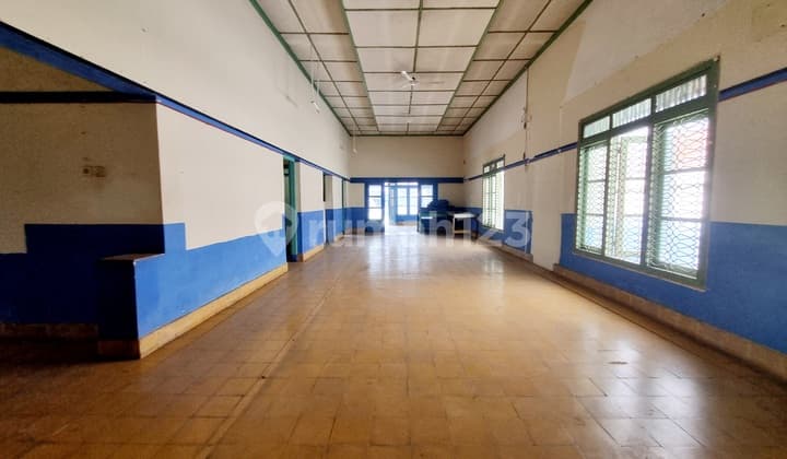 Rumah untuk Usaha Resto Sekolah Klinik di Mainroad Cirebon Kota