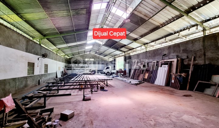 Tanah Gudang Kantor Mess Cirebon Jawa Barat Rangka Baja