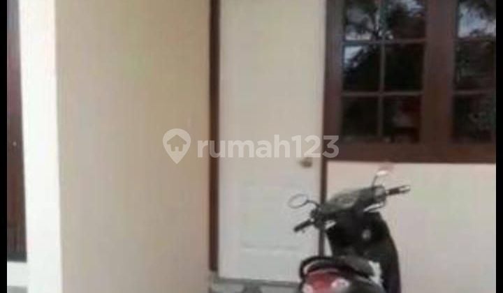 Rumah minimalis tengah kota Semarang dekat kampus Undip dekat pintu tol siap pakai disewakan di Srondol bumi indah SBI Tembalang Semarang selatan