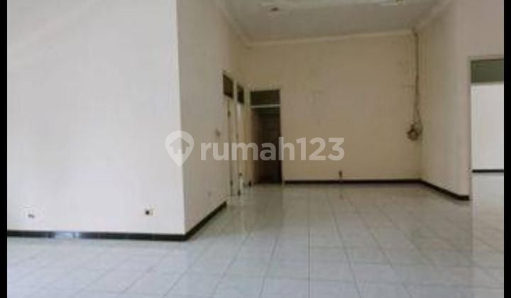 Rumah tengah kota Semarang dekat kampus Undip dekat tol siap pakai disewakan di Graha estetika Tembalang Semarang atas