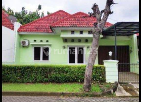 Rumah tengah kota Semarang dekat kampus Undip siap pakai dijual di Graha estetika Tembalang Semarang selatan