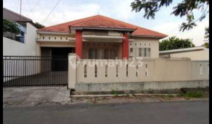 Rumah besar tengah kota siap huni dekat kampus undip dekat tol dijual di waru timur banyumanik semarang selatan