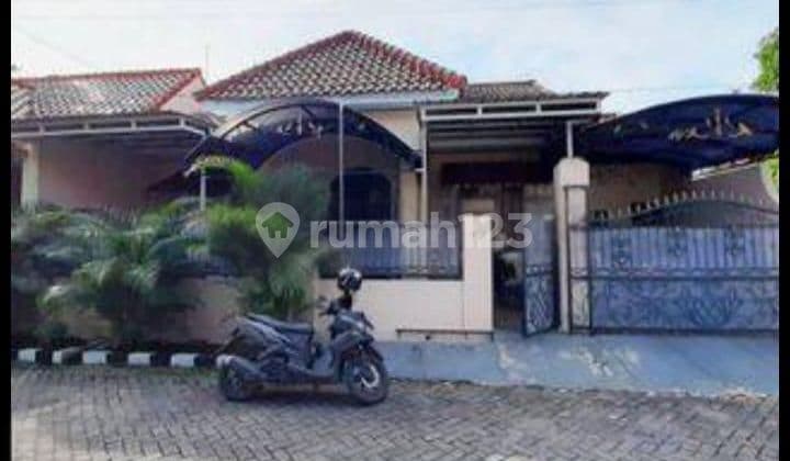 Rumah tengah kota Semarang siap huni dekat kampus Unimus dijual di Sambiroto baru Tembalang semarang selatan