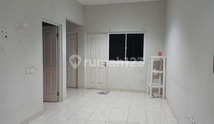 Rumah Tengah Kota Semarang Pusat Kota Siap Pakai Dekat Sekolah Karangturi Dekat Kic Gatsu Dekat Tol Bandara Dijual di Graha Padma Krapyak Semarang Barat