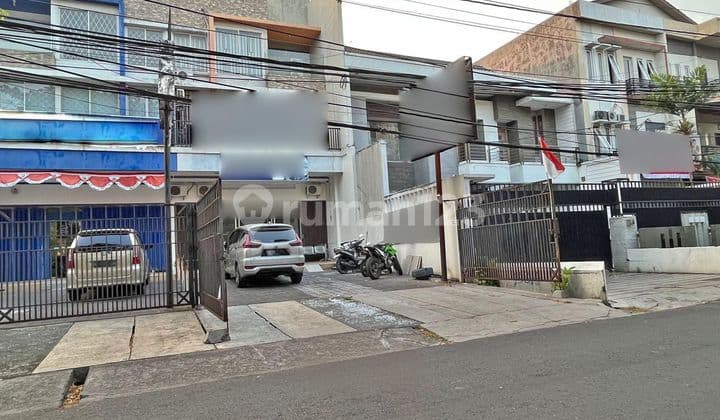 Ruko strategis tengah kota Semarang ramai pusat kota dekat simpang lima disewakan di jl raya Erlangga Pleburan Semarang tengah