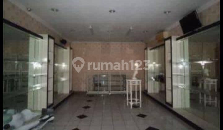 Ruko tengah kota Semarang strategis dekat Undip siap pakai dijual di Banjarsari Tembalang Semarang Selatan