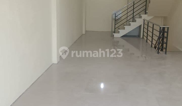 Ruko Tengah Kota Semarang Siap Pakai Di Pusat Bisnis Ramai Kawasan Elit Dekat Akpol Dekat Tol Jatingaleh disewakan di Jalan Raya Sultan Agung Gajah Mungkur Semarang Atas