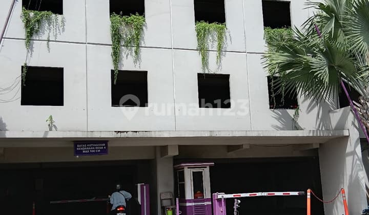 Hotel Jl. Petempen Malang, Kembangsari, Semarang Tengah, Semarang