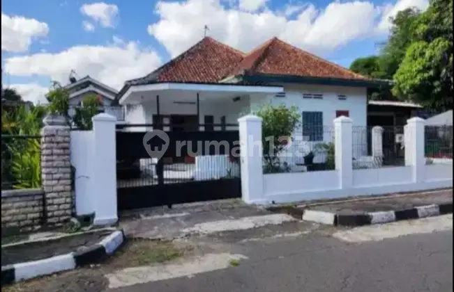 Rent a Classic and Cozy House in Baciro Yogyakarta
