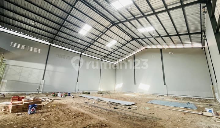 Gudang Gandeng bisa Satuan Baru 2X500m2 Strategis Masuk Container 40Ft di Kavling Dpr Cipondoh Tangerang