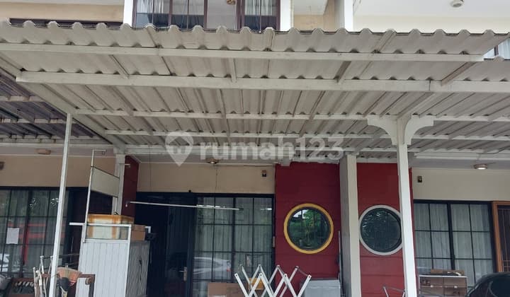 Rumah Siap Huni Rapi Semi Furnished 2 Lantai 4X12 KT 2 Carport Kanopi Canopy Ac Dipan Lemari Nyaman Dekat Grand Lucky Dekat Tol Dekat Sekolah St Saint John Dekat Metland di Cluster East Asia Green Lake City Cipondoh Tangerang