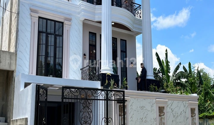 Rumah Dijual 3 Lantai di Jalan Malombassang