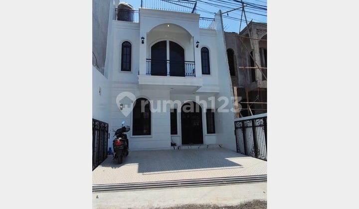 Rumah Mewah 2 Lantai American Classic Siap Huni di Sayap BKR Bandung Tengah Kota Bandung - Full Granit, Rooftop & Smart Door Lock, Bisa KPR