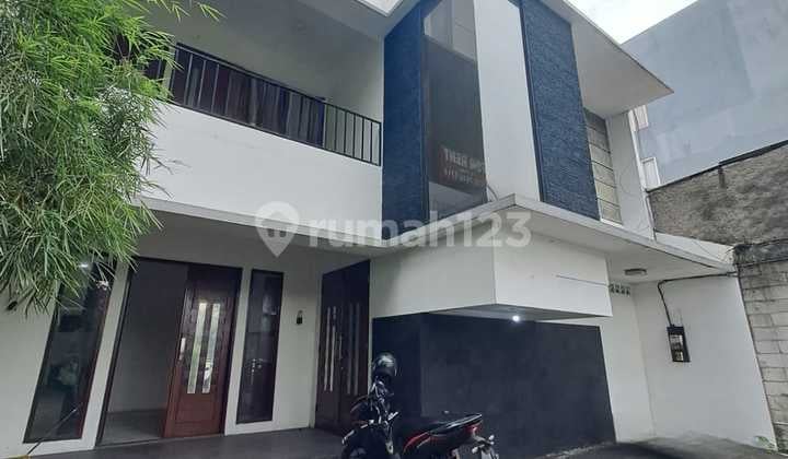Disewakan Rumah Siap Huni Rapih bisa untuk Kantor Jakarta Selatan Strategis Parkir Luas