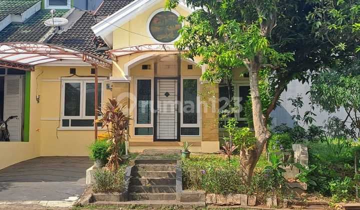 For Sale Ready-to-Occupy House Paradise Serpong City Strategic Location