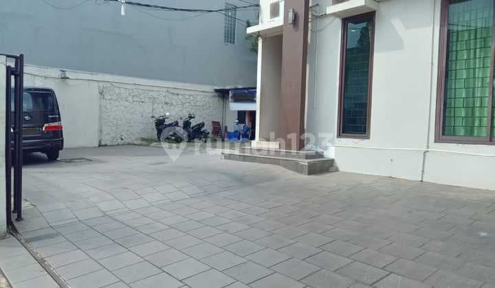 Dijual Commercial bulding cocok untuk kantor atau kos kosan lokasi strategis