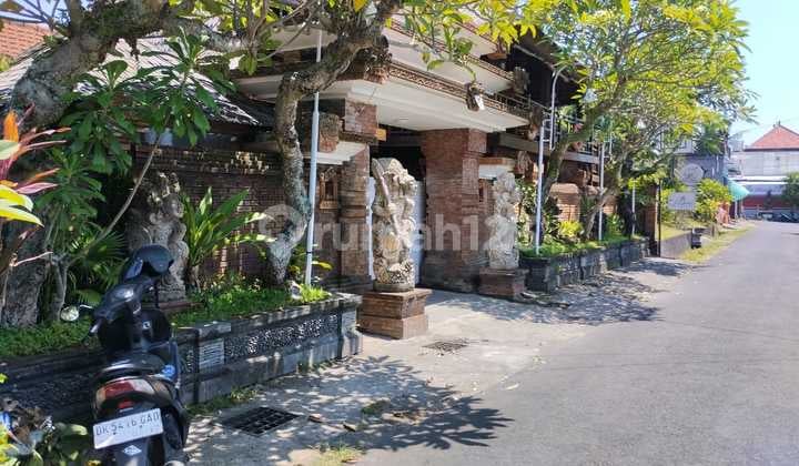 Dijual rumah dan tempat usaha makan berlokasi di Tabanan Kota dekat dengan kantor Pemerintahan dan Rumah Sakit
