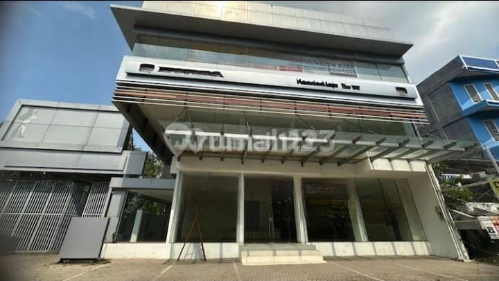 Business Space Ex Showroom 1,657 M² in Sunter