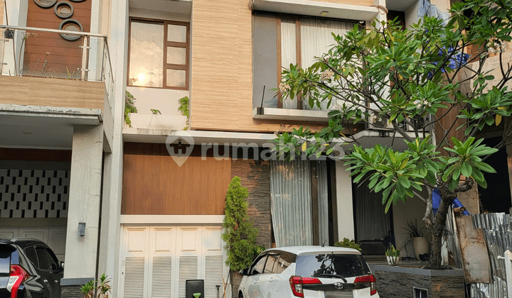 Rumah Disewakan Modern Private Pool Dalam Cluster di Kebayoran Residence Bintaro