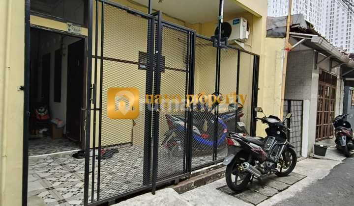 Active Boarding House Fully Occupied, Strategic Location in Cipinang Jatinegara