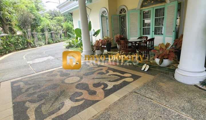 Rumah Mewah Klasik Tanah Luas Hook Dalam Komplek Di Kota Bogor