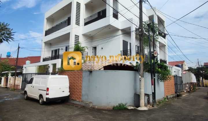 Rumah Mewah Hook Dalam Komplek Strategis di Jatibening Bekasi