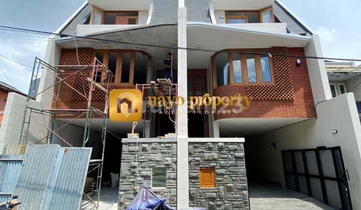 Rumah Mewah Siap Huni Dalam Komplek Strategis Di Rawamangun