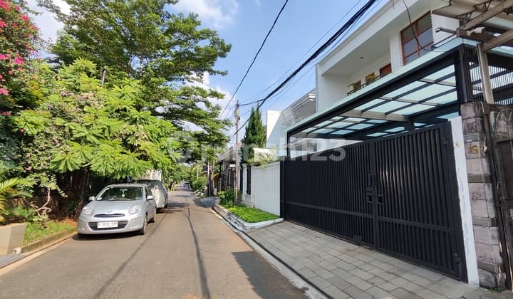 Disewakan Rumah Cantik Terawat Full Furnished Siap Huni