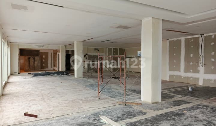 Disewakan Ruang Usaha Strategis Kemang Raya