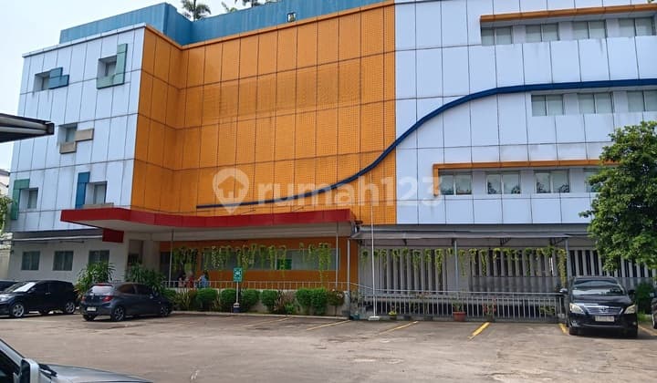 Turun Harga - Dijual Gedung Strategis Pinggir Jalan Soepomo